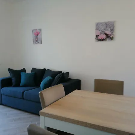 アパート Mareblu *